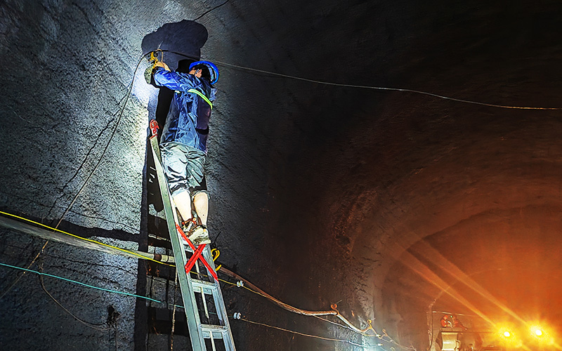 争分夺秒5人获救！湖北移动迅速出击打通抢险救援通信桥梁(图1)