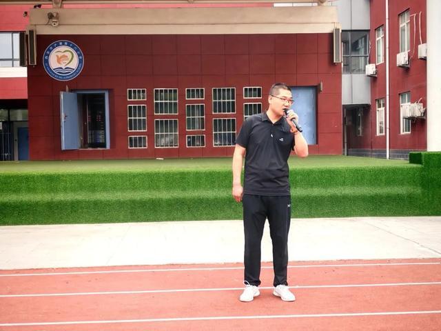 师生携手守护生命防线——西安市浐灞十六小开展防震减灾应急疏散演练活动(图4)