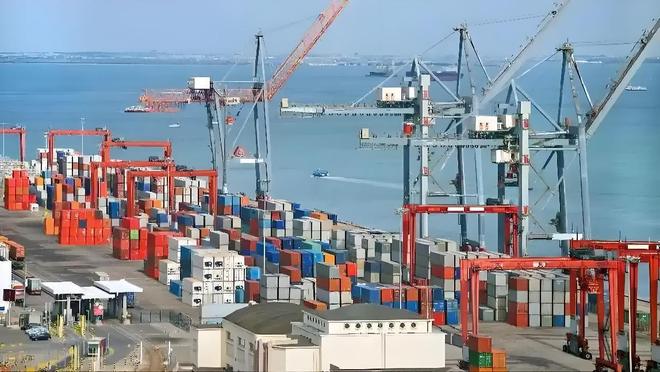 今年第20次中美刚翻脸菲国就闯南海挑事中国海警水炮刚到底(图8)